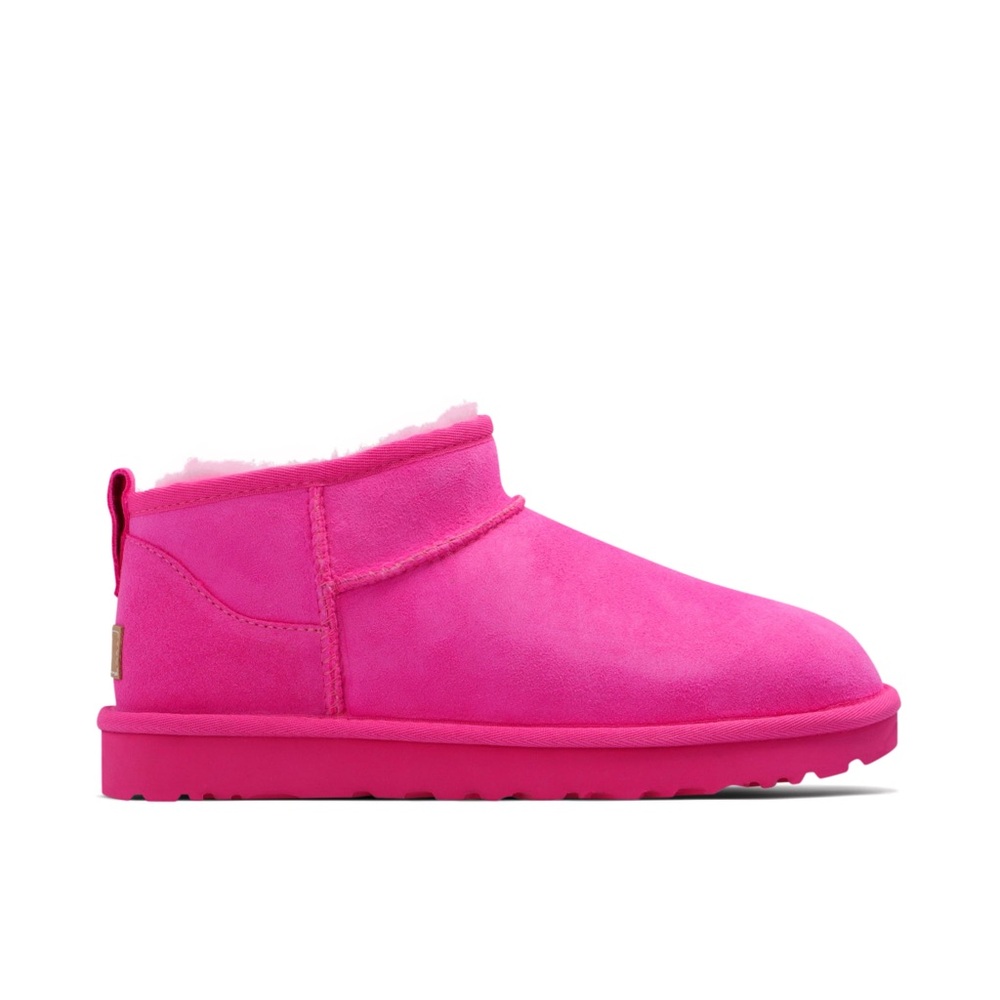 Ugg Ultra Mini in Vibrant Pink

Outgrown, too small